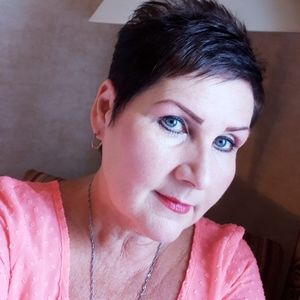 Meet your Posher, Lorraine